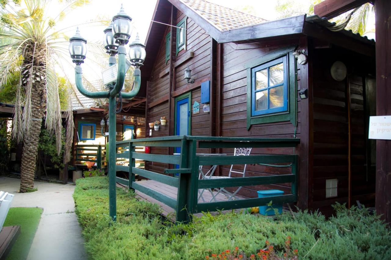 Family Cabin Menaẖemya Εξωτερικό φωτογραφία