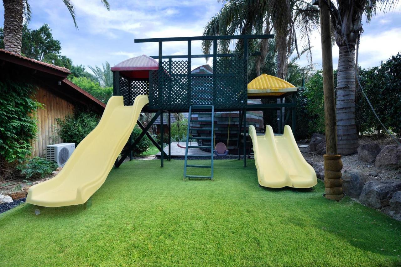 Family Cabin Menaẖemya Εξωτερικό φωτογραφία