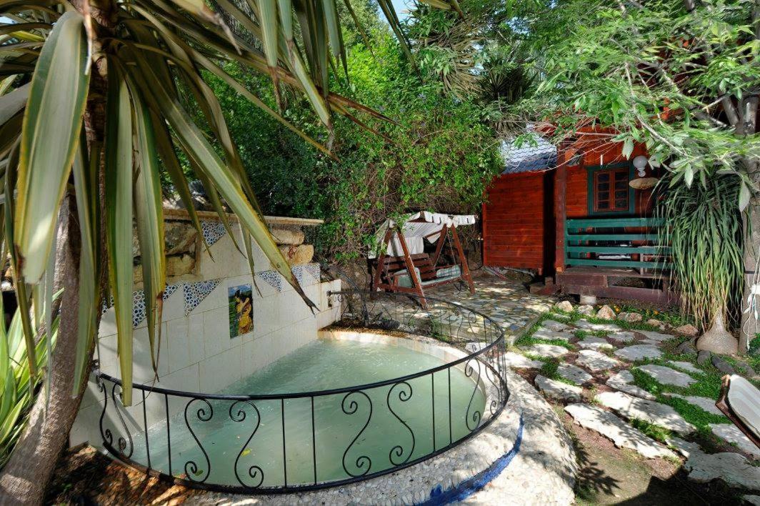 Family Cabin Menaẖemya Εξωτερικό φωτογραφία
