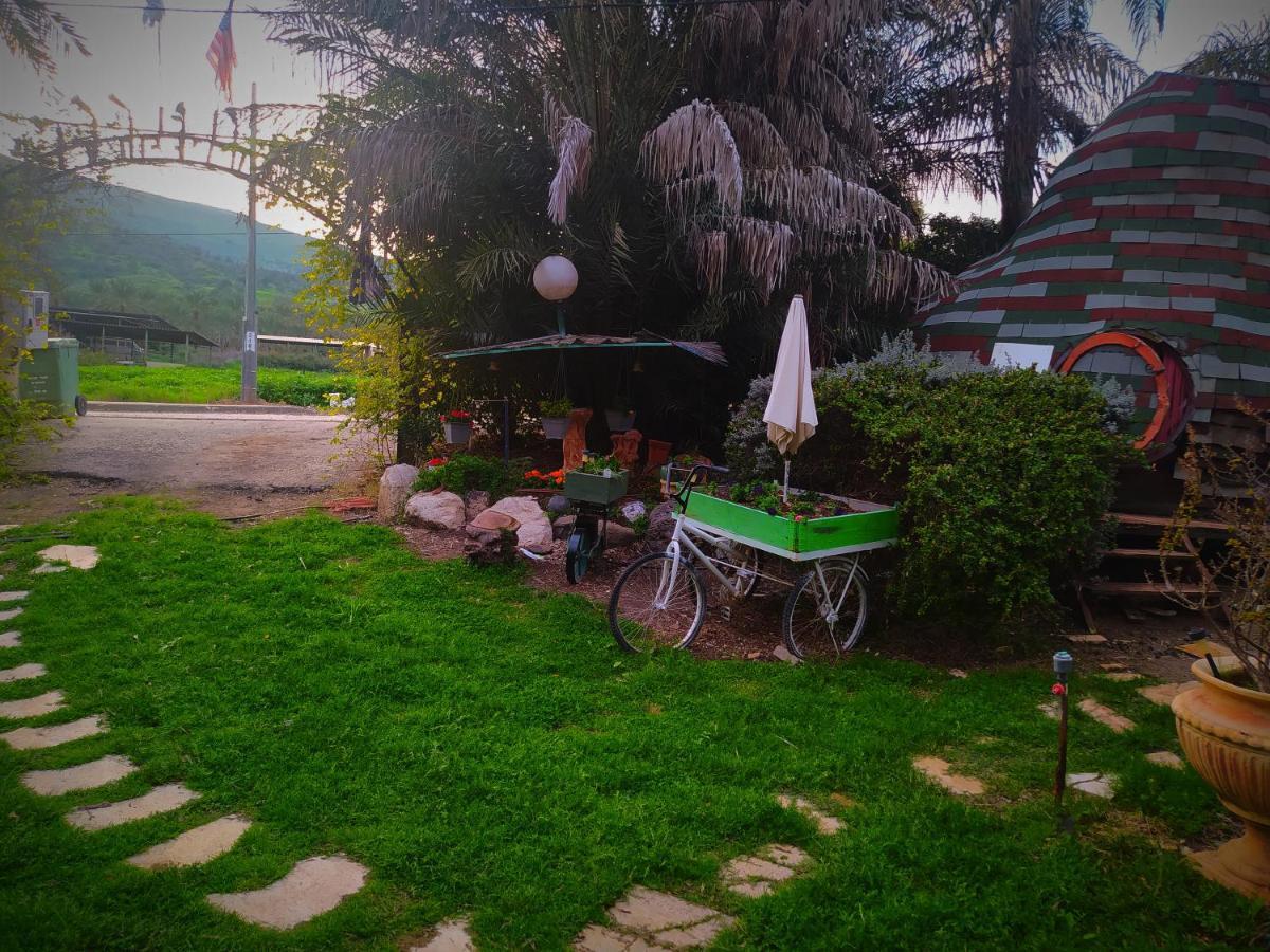 Family Cabin Menaẖemya Εξωτερικό φωτογραφία