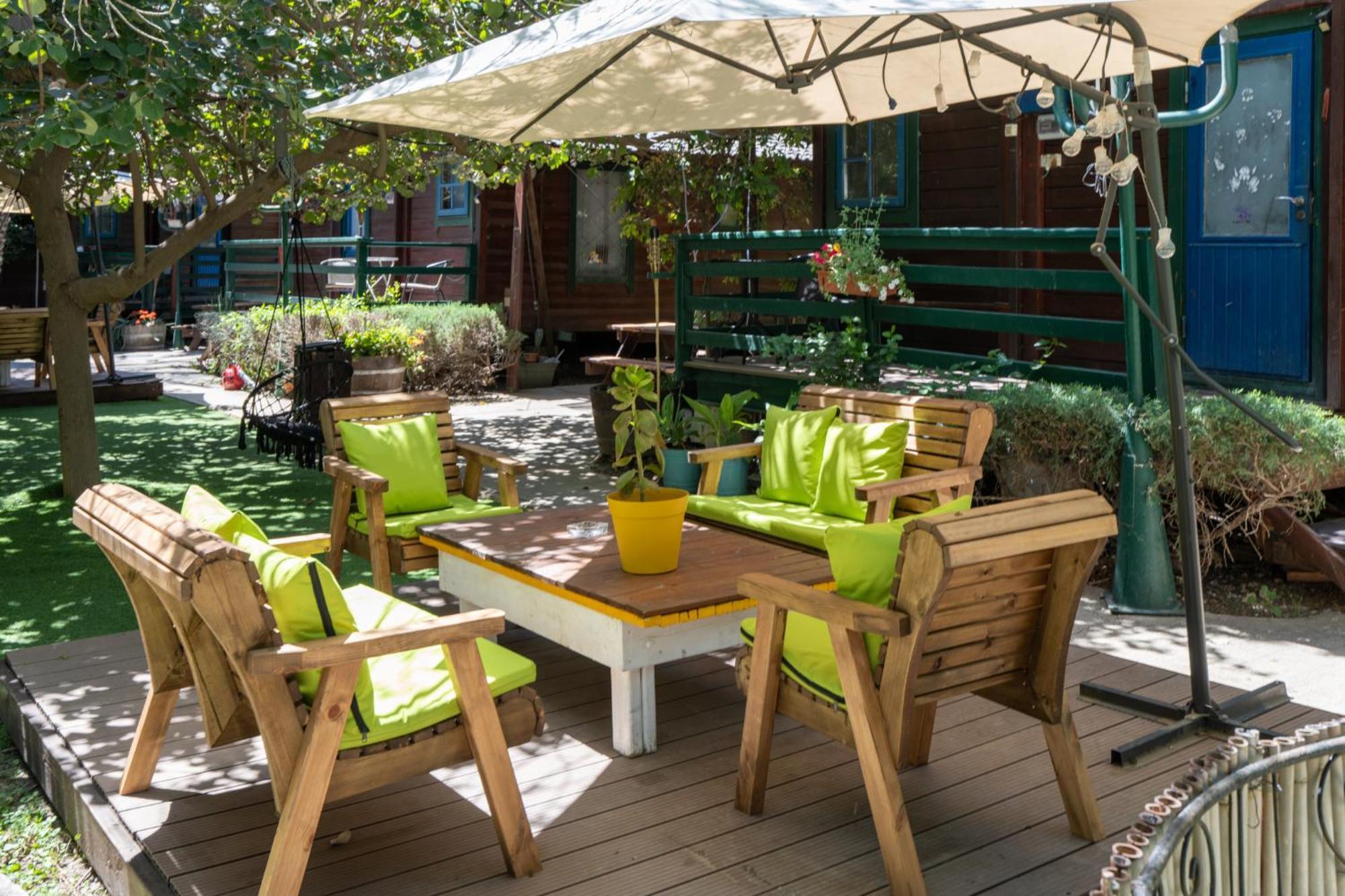 Family Cabin Menaẖemya Εξωτερικό φωτογραφία